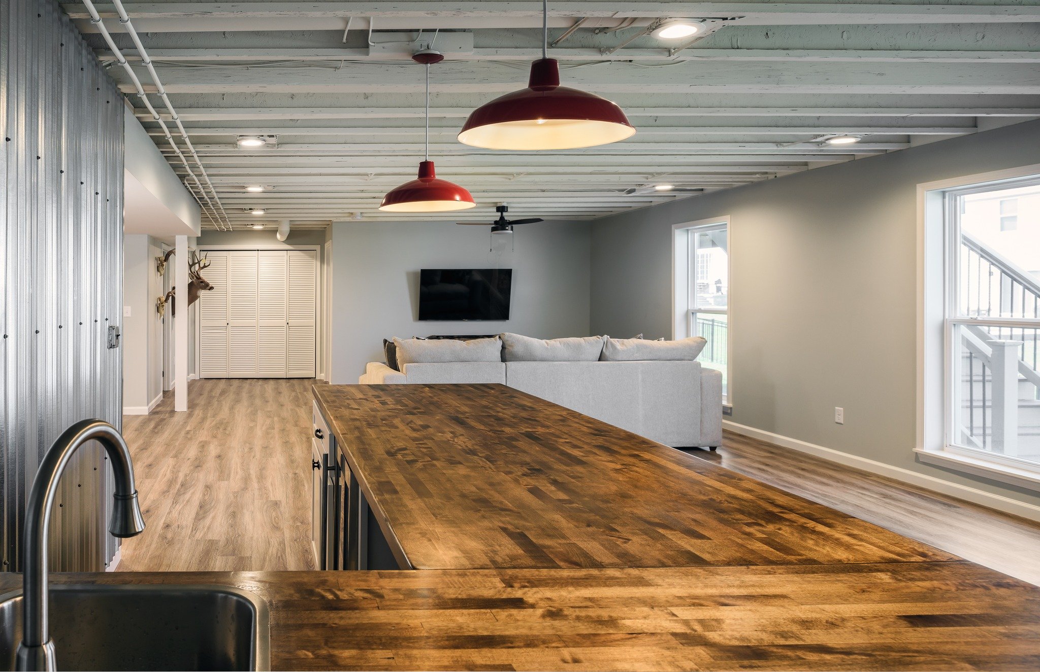 These sleek and smooth countertops redefine rustic elegance in this basement.
#renovation #remodeling #homeimprovement #ludesignbuild #interiordesign
Designer: @mcavindesign
Photographer: @KarenPalmerPhotography