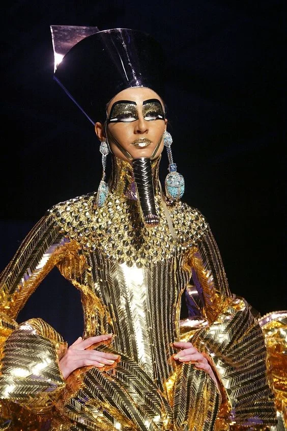 Stephen Jones for for Christian Dior Haute Couture Spring 2004