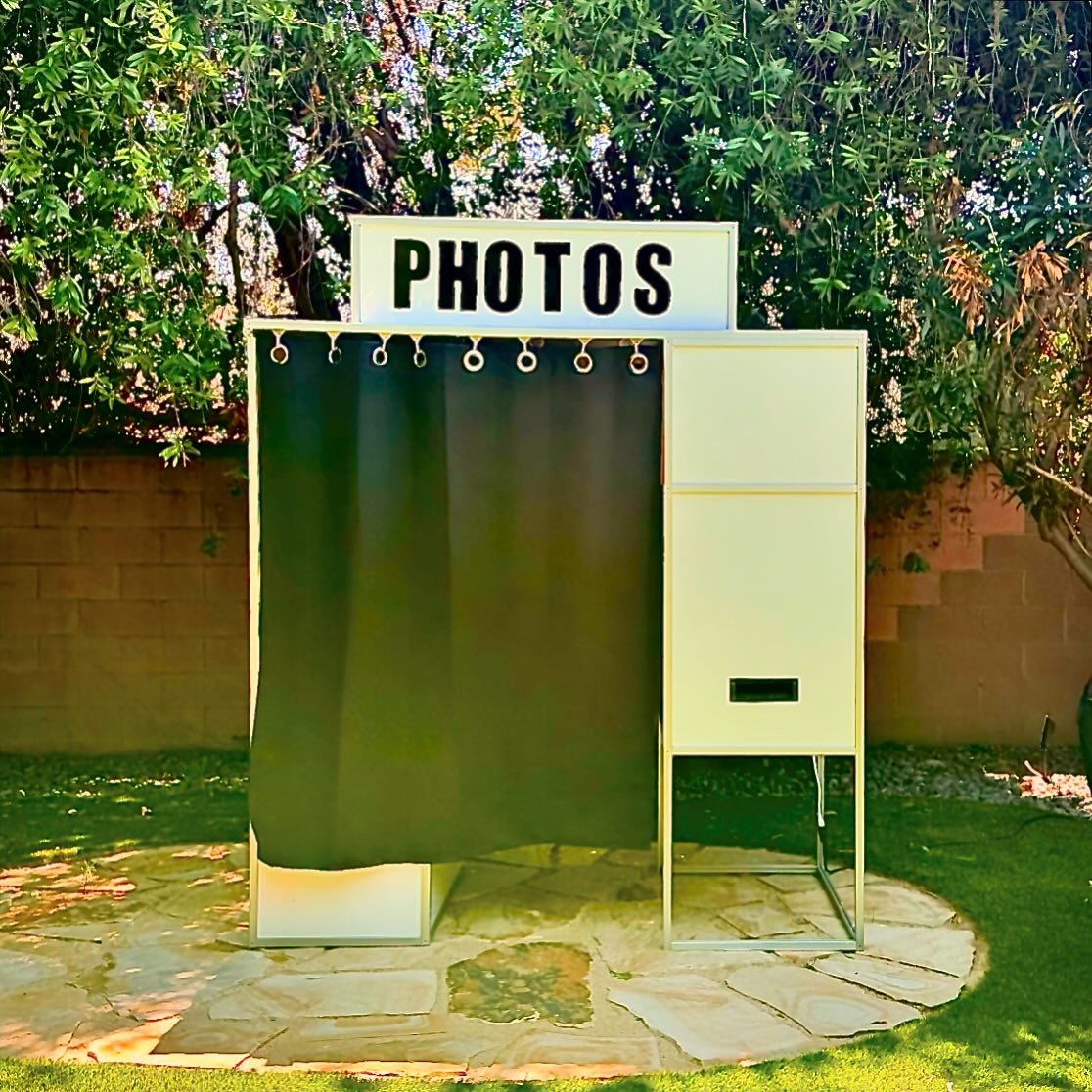 Our enclosed booths are perfect for any environment. Sunny, cloudy, day, night, it doesn&rsquo;t matter. You always get a perfect shot inside. 
.
.
.
.
.
#lbphotobooth #photobooth #photos #weddings #love #events #props #lbc #longbeach #parties #fun #