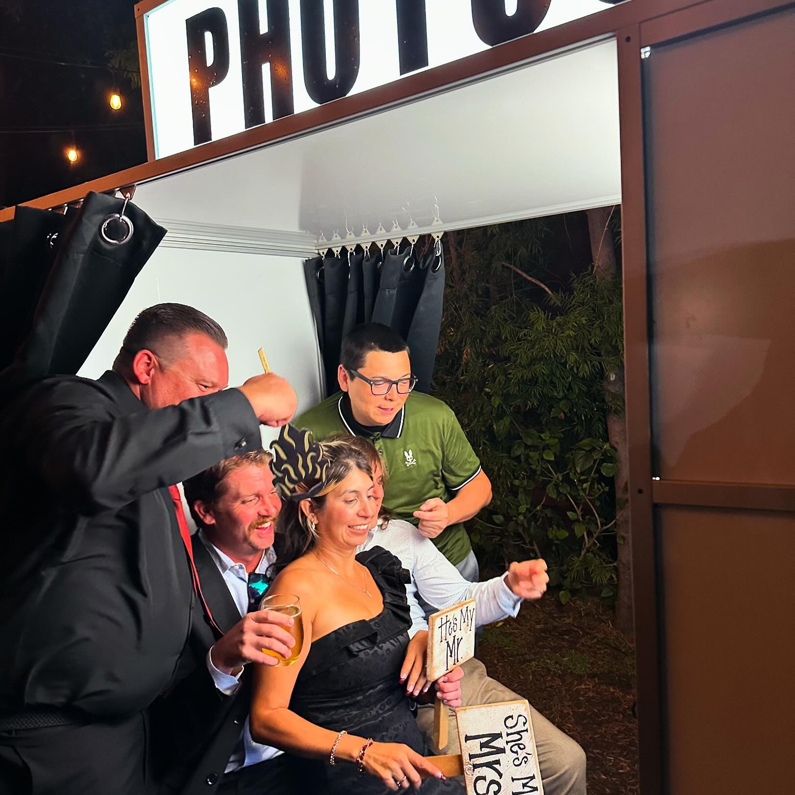 Piling in the booth always makes for a fun time, and great photos!!!
.
.
.
.
.
#lbphotobooth #photobooth #photos #weddings #love #events #props #lbc #longbeach #parties #fun #lbphotoboothco #longbeachphotobooth #longbeachcalifornia #photoboothevents 