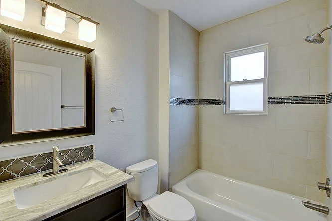 2830 Dahlia St Denver CO 80207-small-027-25-27-666x443-72dpi.jpg