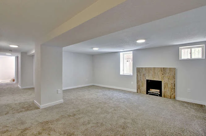 2830 Dahlia St Denver CO 80207-small-028-26-28-666x439-72dpi.jpg