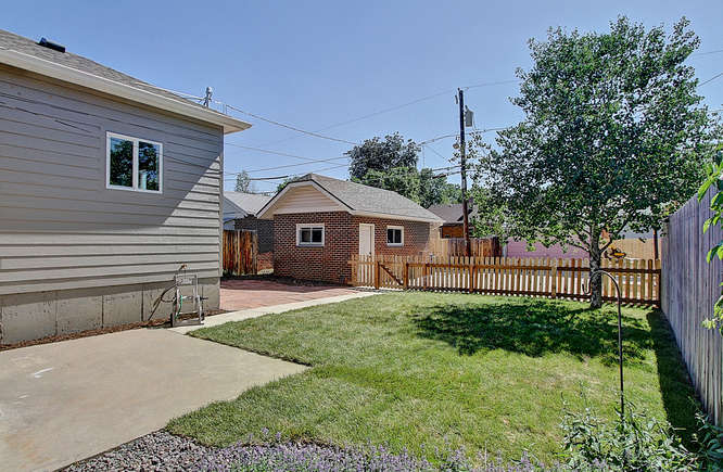 2830 Dahlia St Denver CO 80207-small-034-27-34-666x436-72dpi.jpg