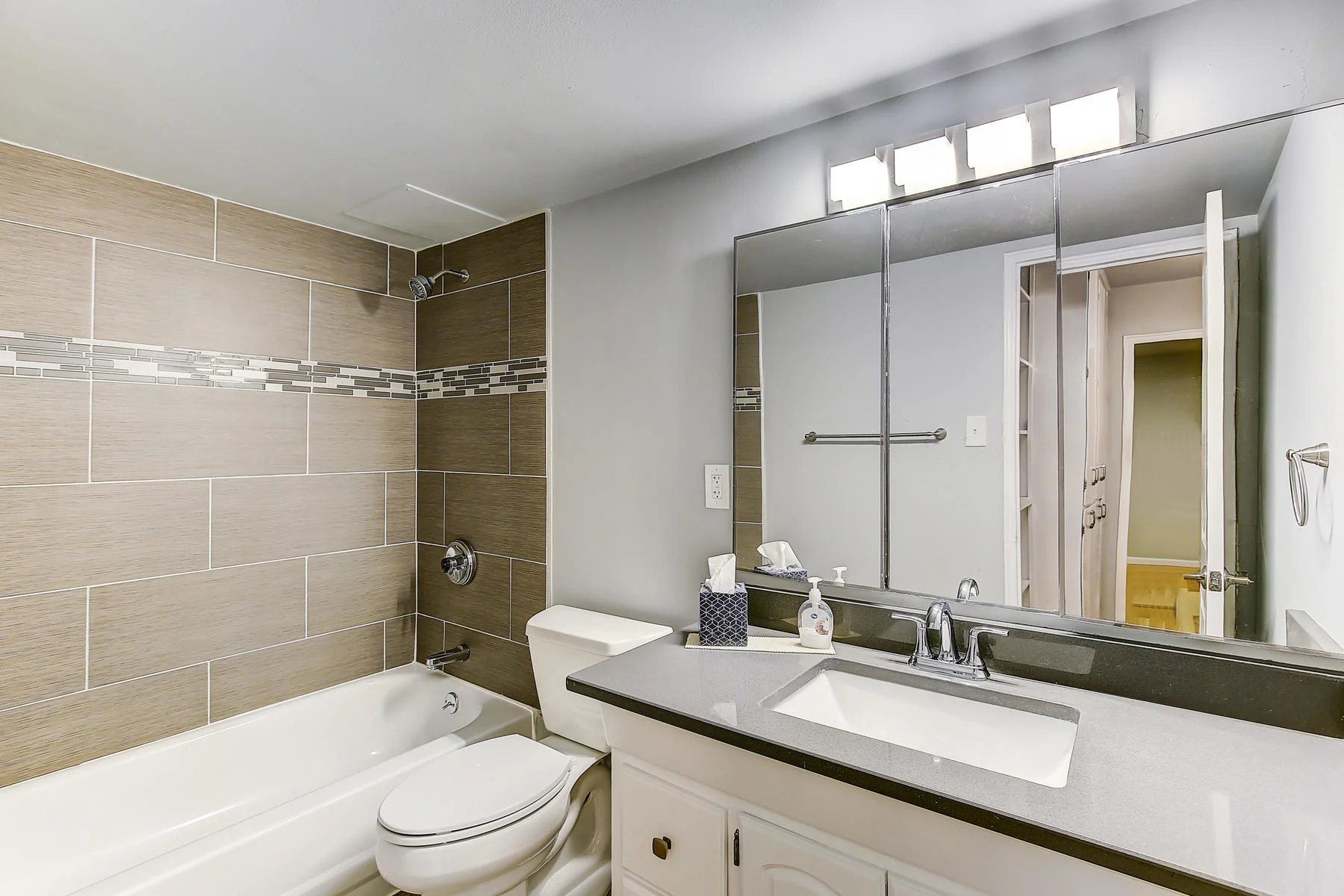 800 Washington 207 Denver CO-030-32-30-MLS_Size.jpg