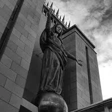 025_Madonna_statue_OrientHeights.jpg