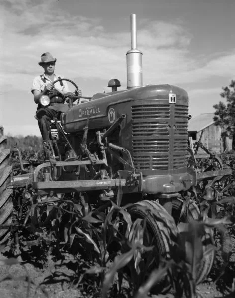 063_summer harvest tractor4.jpg