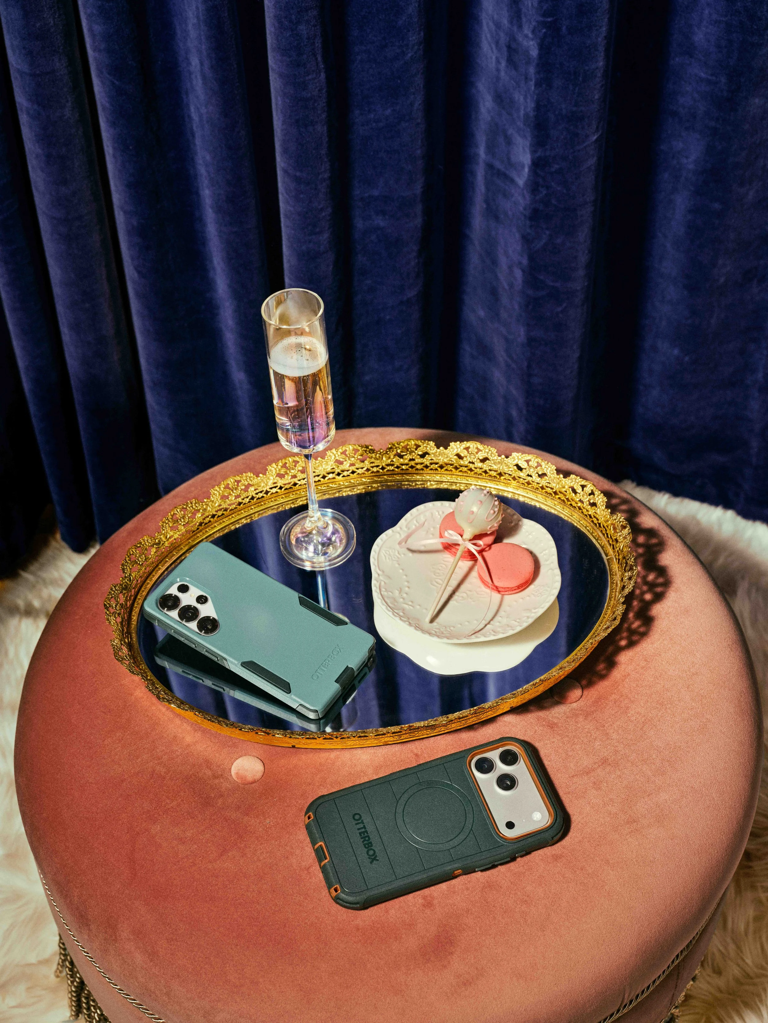 20251007_Otterbox_Holiday_Ottoman_0093_v1.jpg