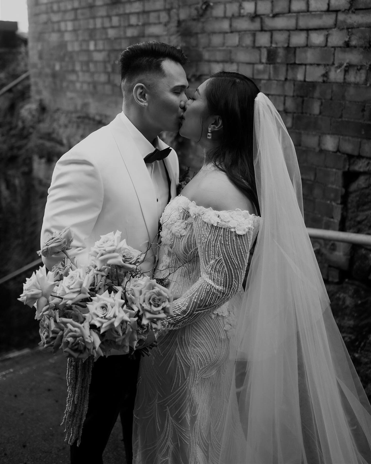 Kaena and Aries, an absolutely favourite with @elopementcollective and @jasoncorrotophoto 

Film: @bulb.creative 
Celebrant: @hellojoshwithers 

⁠
⁠
⁠
⁠
⁠
⁠
⁠
⁠
⁠
⁠
⁠
⁠
⁠
⁠
⁠
⁠
⁠
⁠
#thelillipillian #hellomay #elopementcollective #beachwedding #sydney