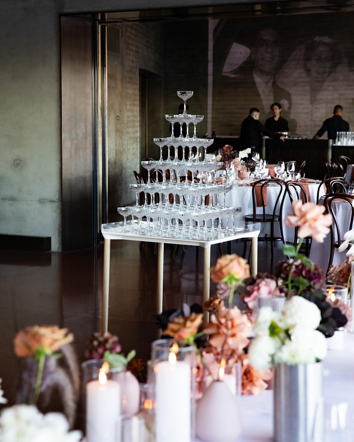 So many details so beautifully captured by @chevellphotography for Penelope and Chris. 

Venue: @sydneyoperahouse 
Gown: @suzanneneville 
Cake: @by.gigi 
Hair stylist: @gemmajamieson_mua 
MUA: @kaylagossbridal 

⁠
⁠
⁠
⁠
⁠
⁠
⁠
⁠
⁠
⁠
⁠
⁠
⁠
⁠
⁠
⁠
⁠
⁠
⁠
