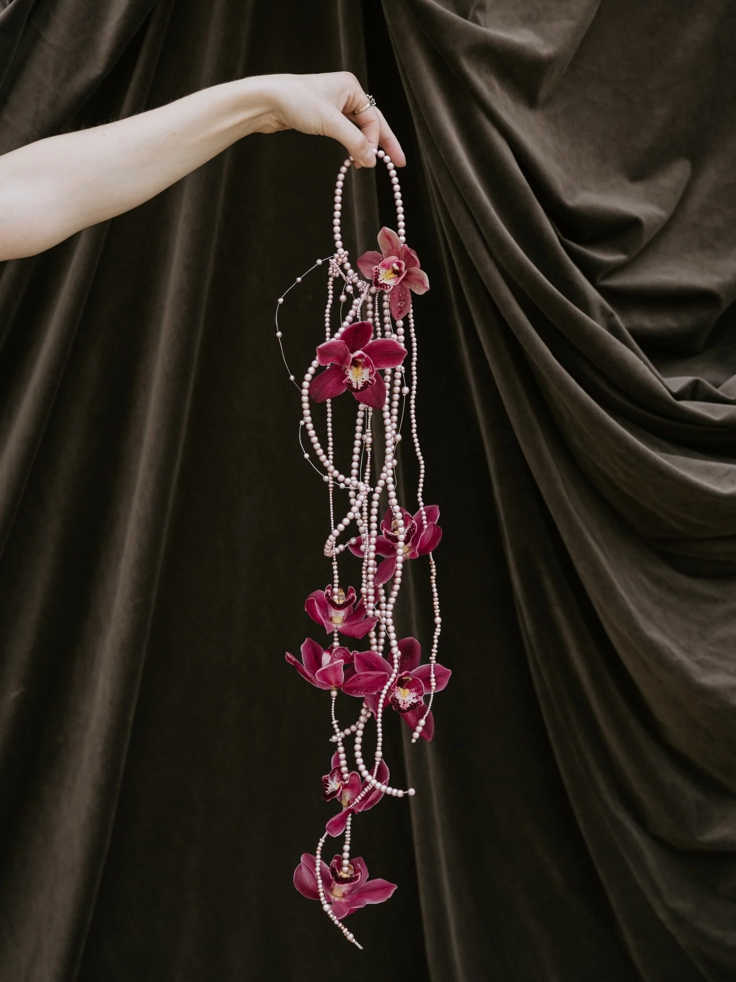 So excited to formally announce (very late as usual due to my being absolutely shit at posting on time) that I have officially joined the @prettyinwhiteevents_ team as lead florist! 

Laura is an incredible planner and stylist and I am beyond ecstati