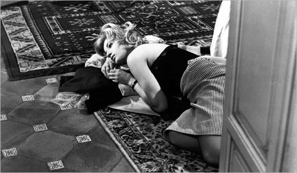 Monica Vitti as Claudia