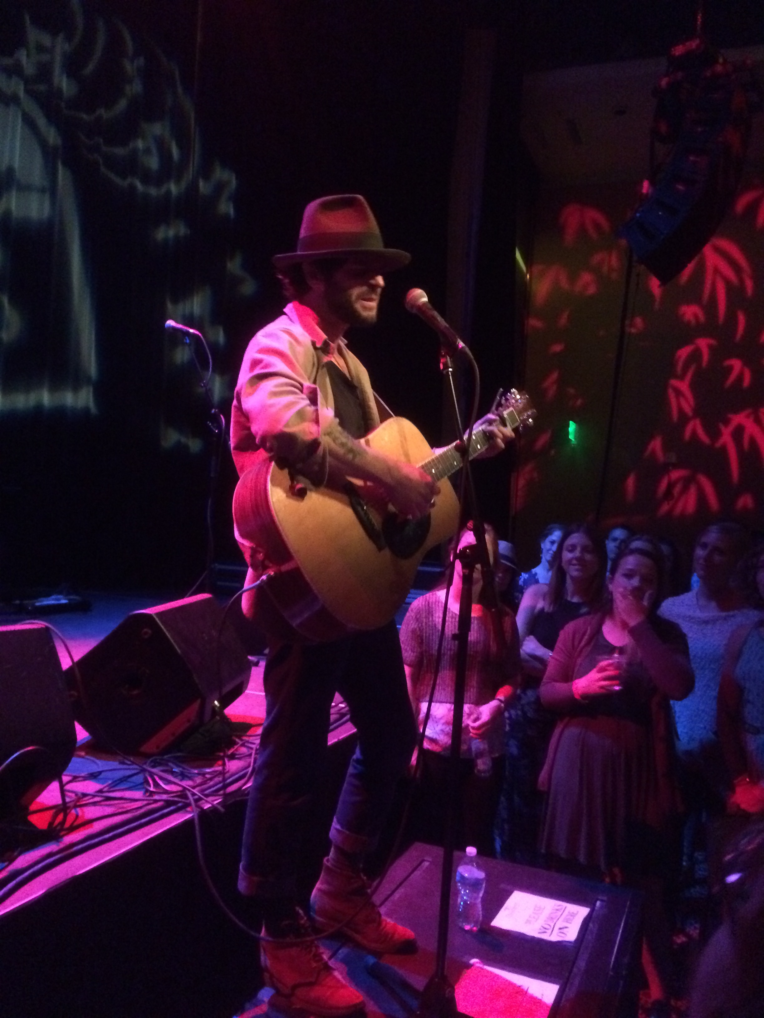 Langhorne Slim playing an encore song. 
