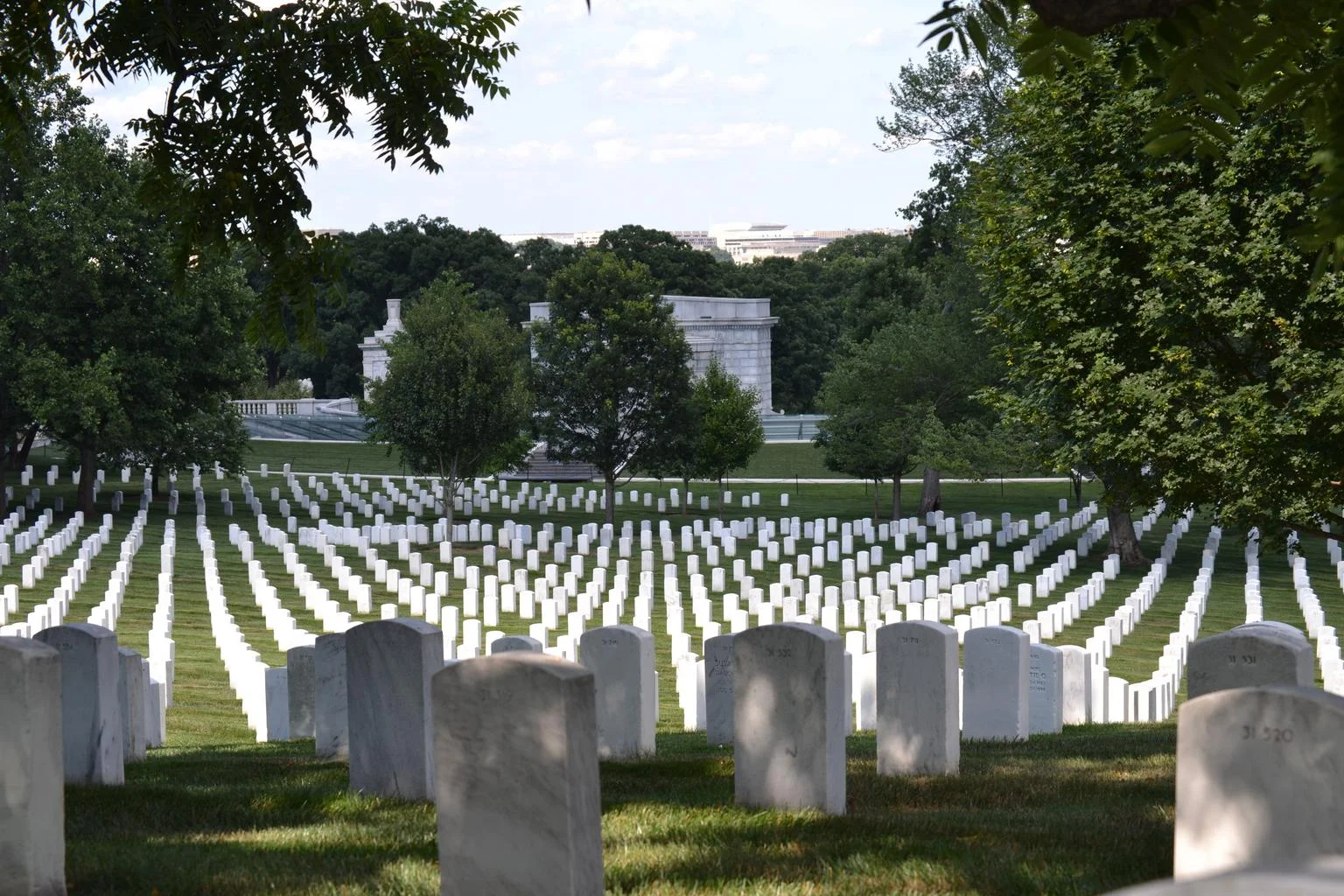 arlington_military_cemetary_memorial.jpg