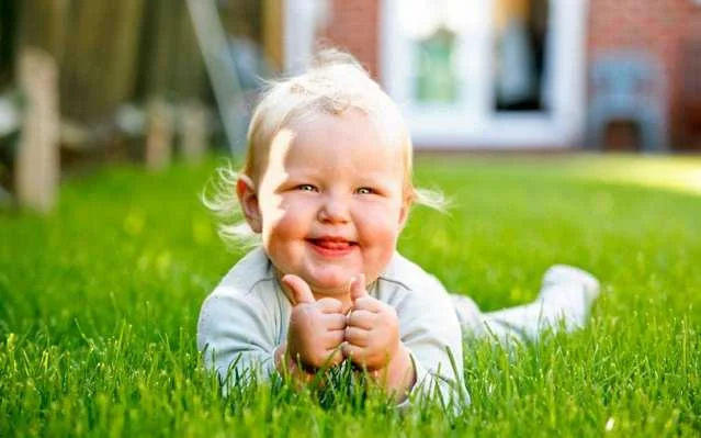 thumbs up baby.jpg
