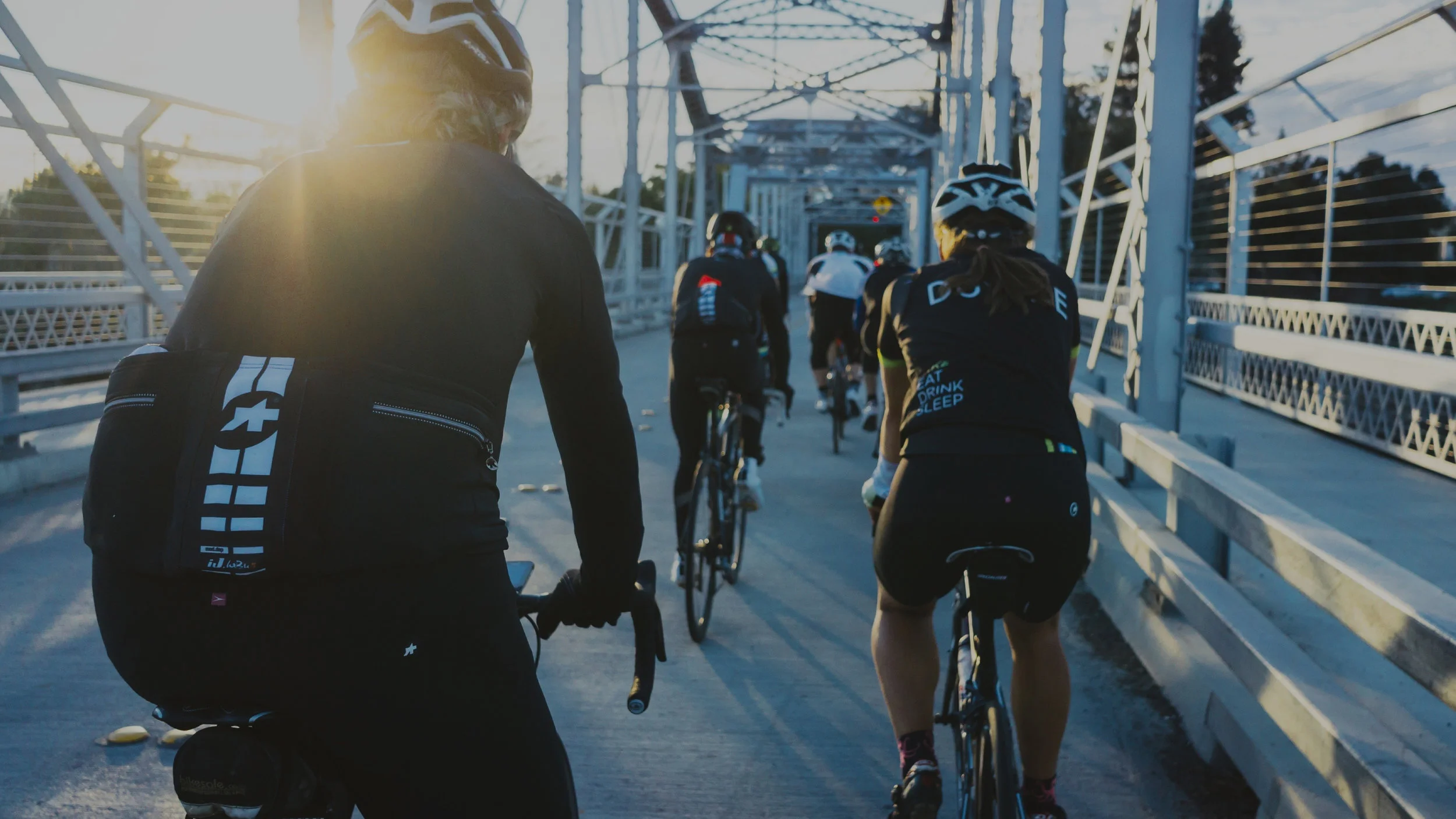 Multiplayer competitive live circuits