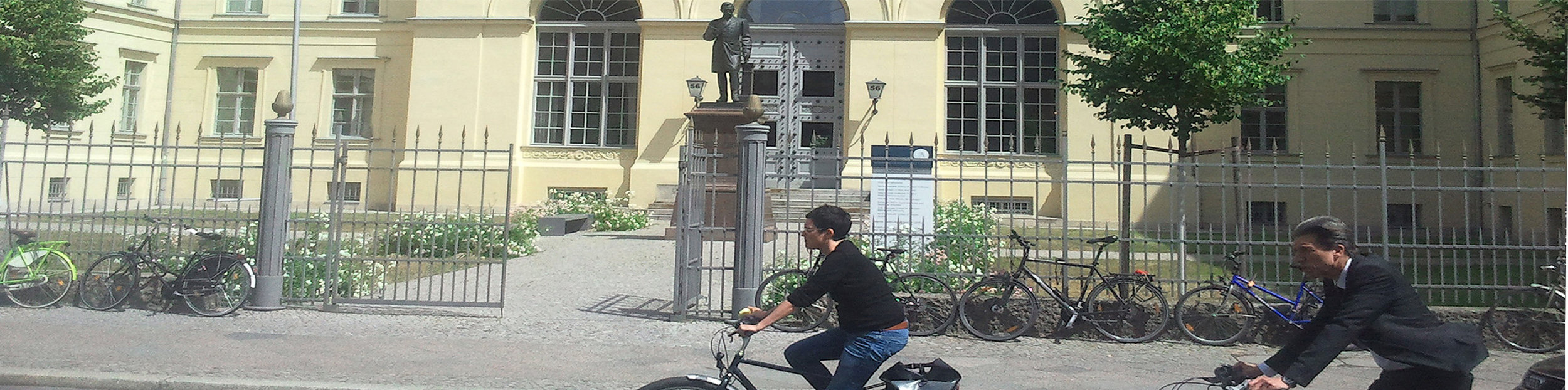 BMSEK_Bilder_HU Graduate School 2_OPT_2014-06-18 14_STREIFEN 900p hoch mit Fahrrädern.jpg
