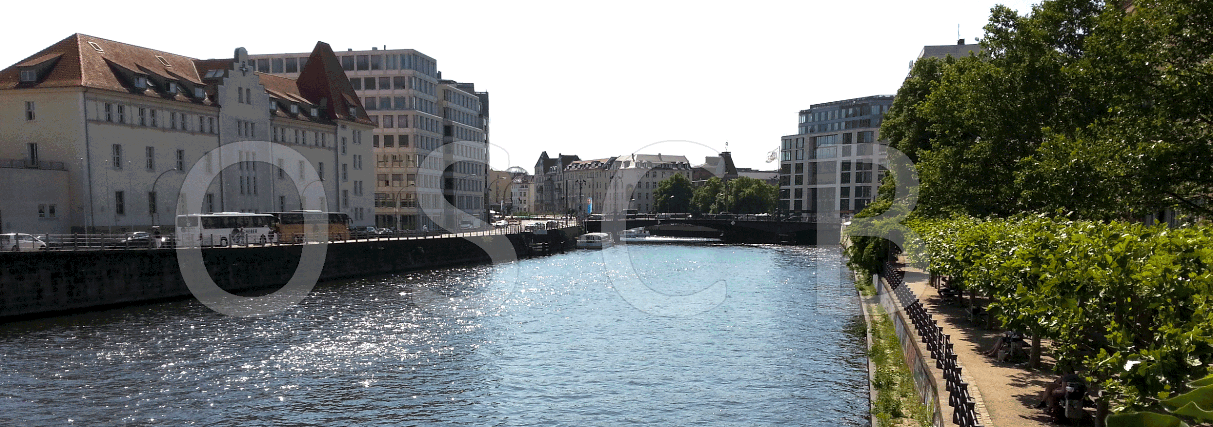 BERLIN_Spree-zum-Bahnhof-Friedrichstrasse_2560x900_20160608_154758-+-OSCB.gif