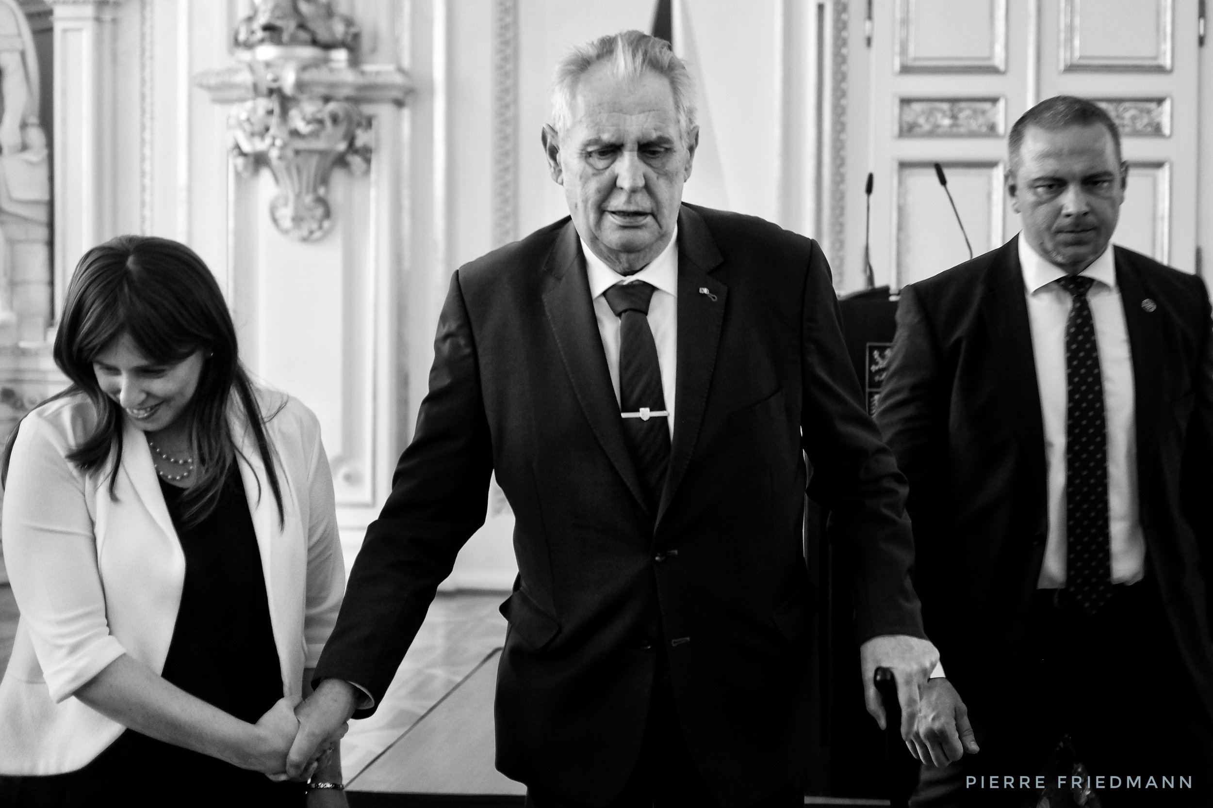  Israeli deputy minister of foreign affairs Zipi Hotoveli breaks protocol and helps Czech president Miloš Zeman get off the stage. The president hosted Israel’s 70th Independence Day celebration at the Spanish Hall of Prague Castle, 25.4.2018. 