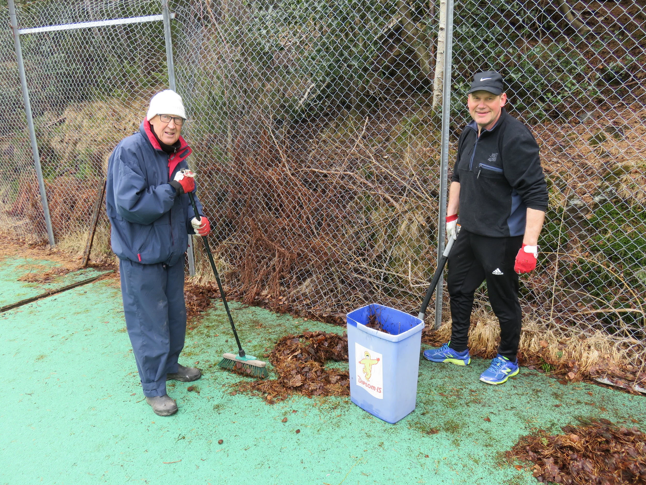 Dugnadsfolk i aktivitet