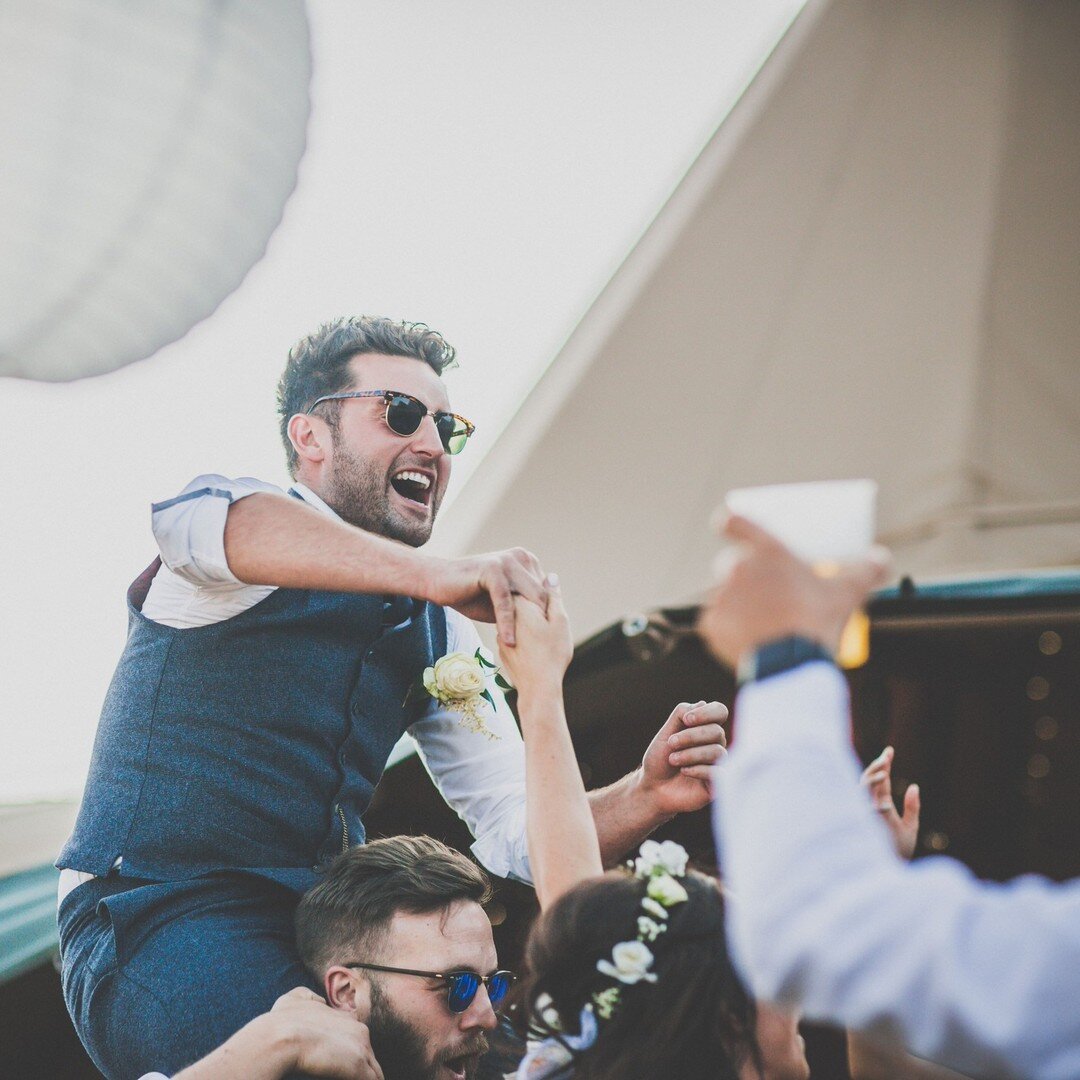 Outdoor Tipi Wedding = Outdoor Tipi Party!🍹

Dreaming of the ideal wedding? Look no further! Drop us a message or send us an email to get a personalised quote for your special day! 🥳

📷 @_inspireimages_ 

#wedding #love #outdoorwedding #boutipi #b