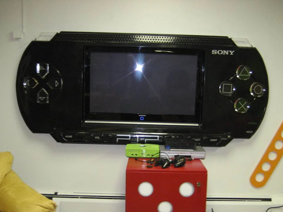 giant_tv_frame.jpg