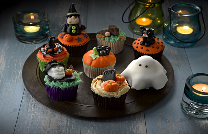 Halloween%20Cup%20Cakes%203%20re.jpg