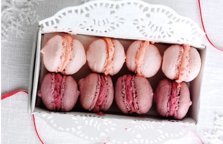 Blackberry-or-Strawberry-Macaroons-1.jpg