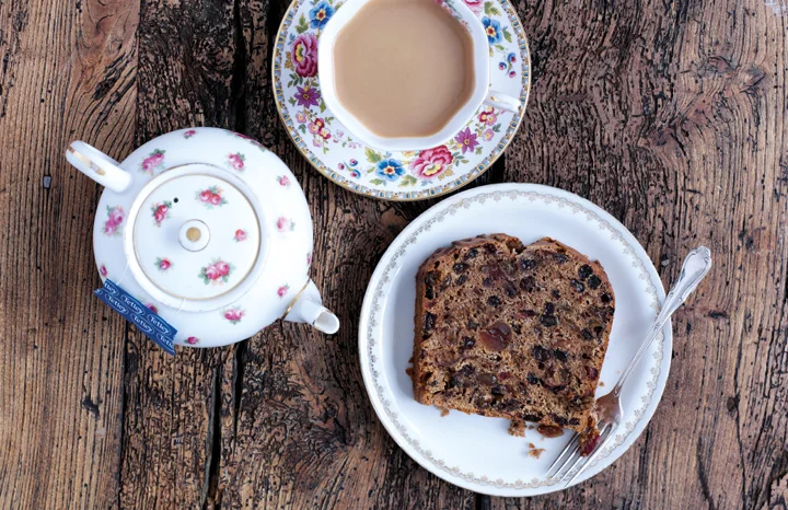4993_Tetley_Earl_Grey_Peach_Tea_Cake2_HR.jpg