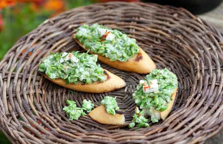 Posh-Peas-on-Toast-FINAL.jpg