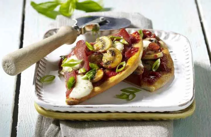 mushroom-salami-pizza.jpg