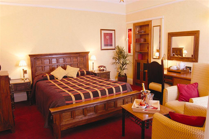 220-LANCSBedroom-4-(B).jpg