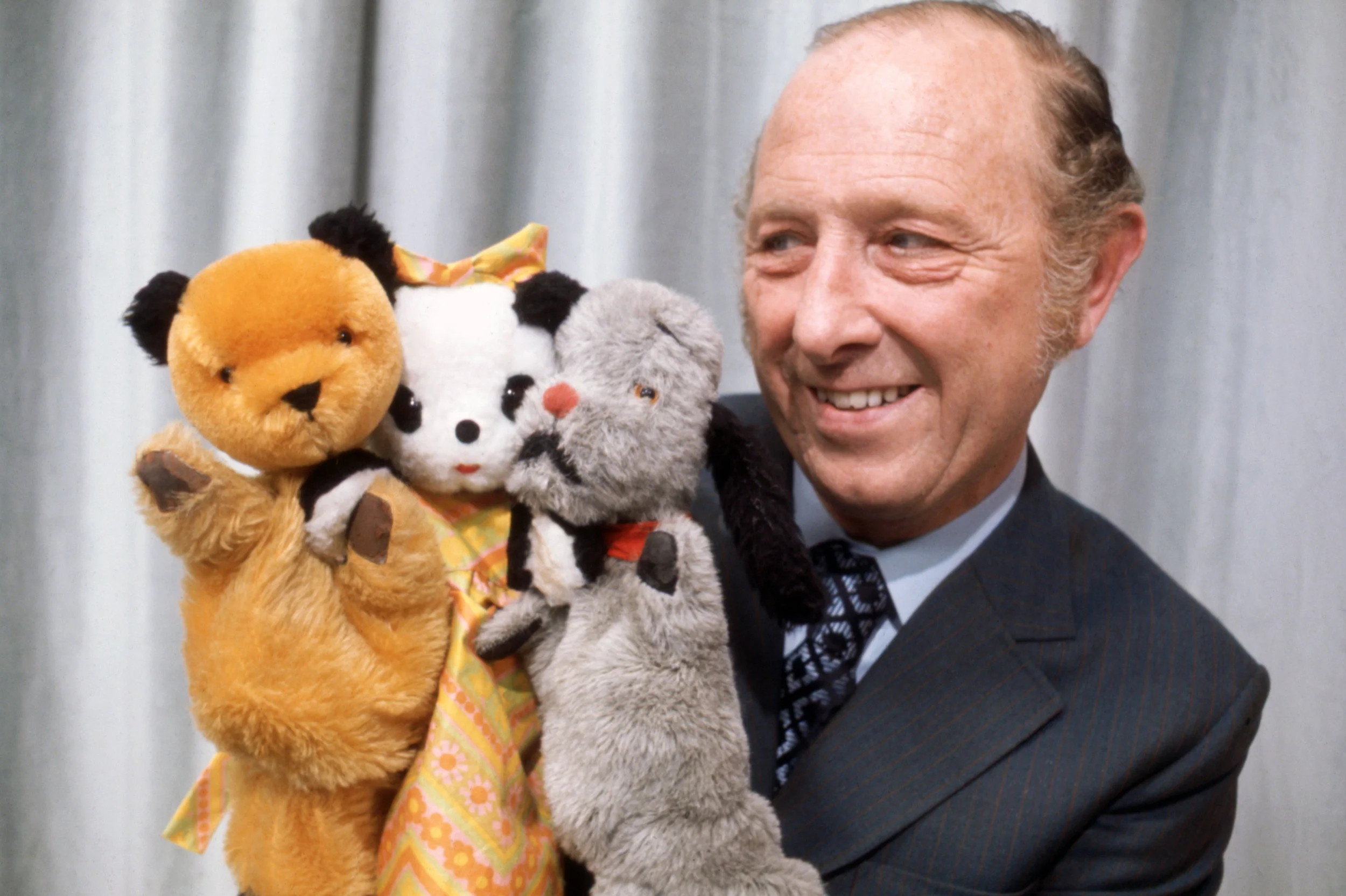 sooty-sweep-soo-puppets.jpg