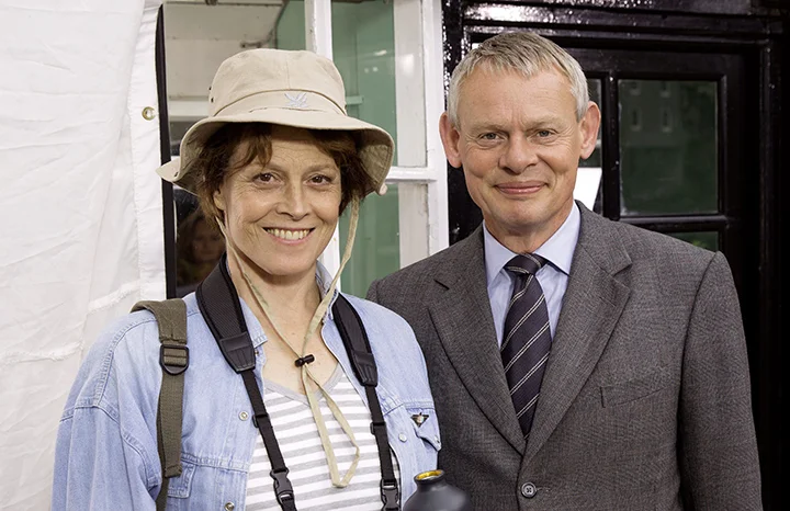 sigourney-weaver-doc-martin-clunes.jpg