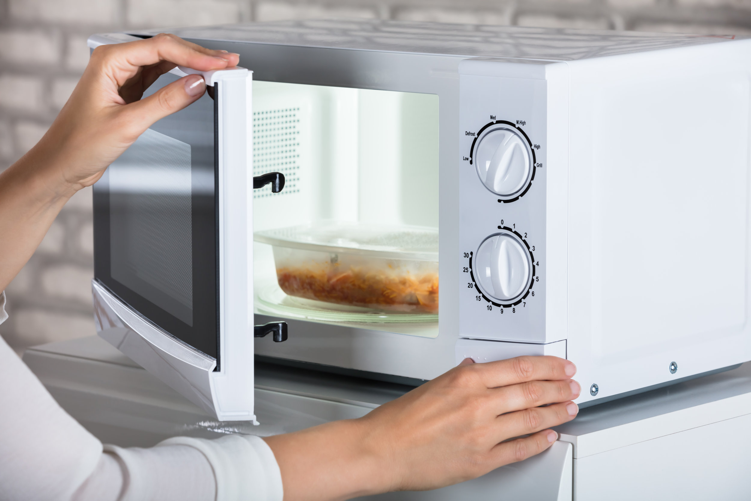 Are your plastic containers microwave safe? — Yours