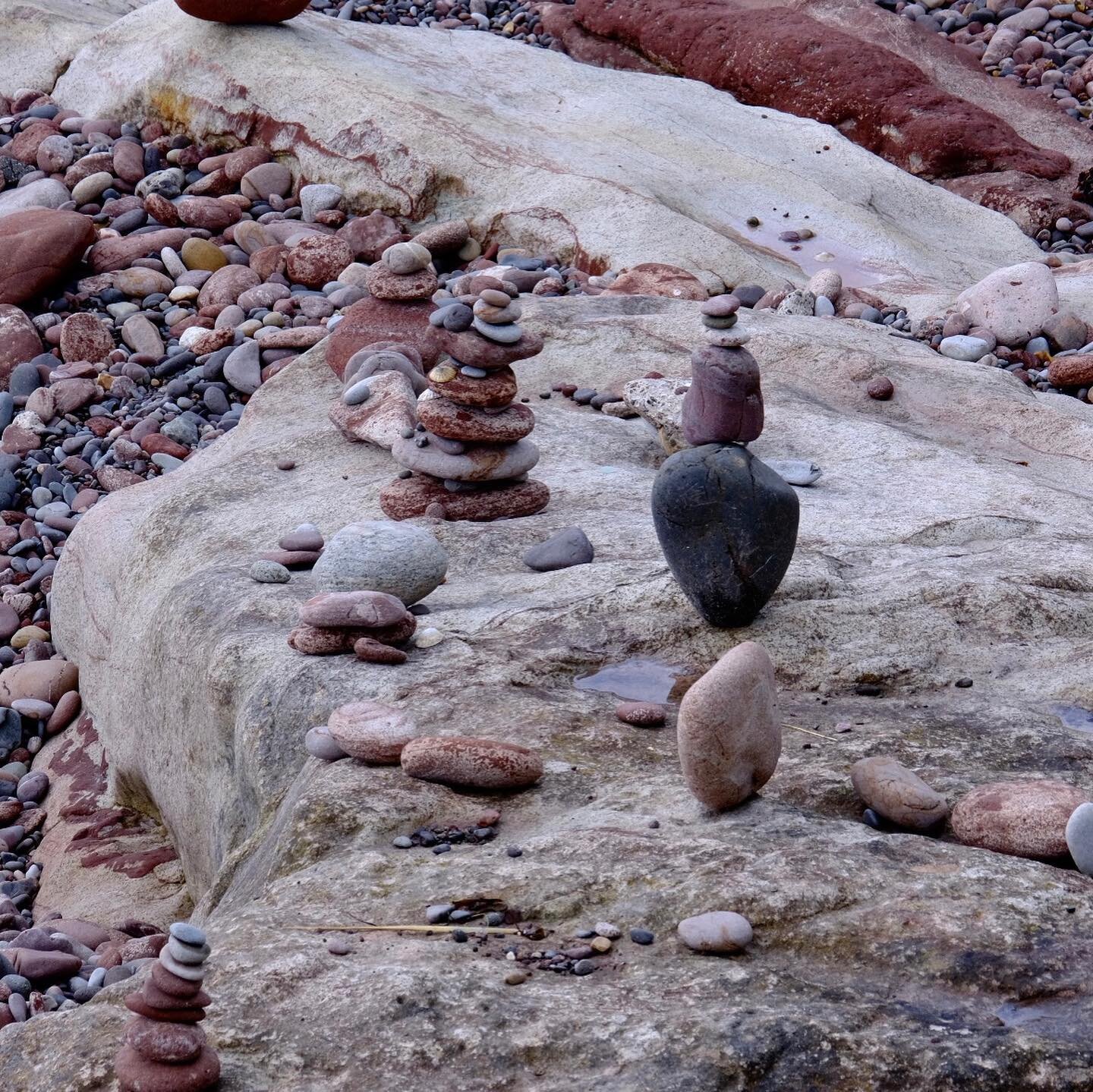 Really enjoyed visiting the European Stone Stacking Championship here in Dunbar today. How *do* they do it?
.
.
.
@europeanstonestacking #stonestacking #dunbar #scotland #belhavenbay #curlewcabin #visitscotland #lovescotland #eastcoastscotland #visit