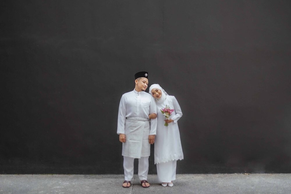 Marissa &amp; Rijal | Photographed these two awhile back and stumbled on their solemn photos today. :&rsquo;)

#alfalahmosque