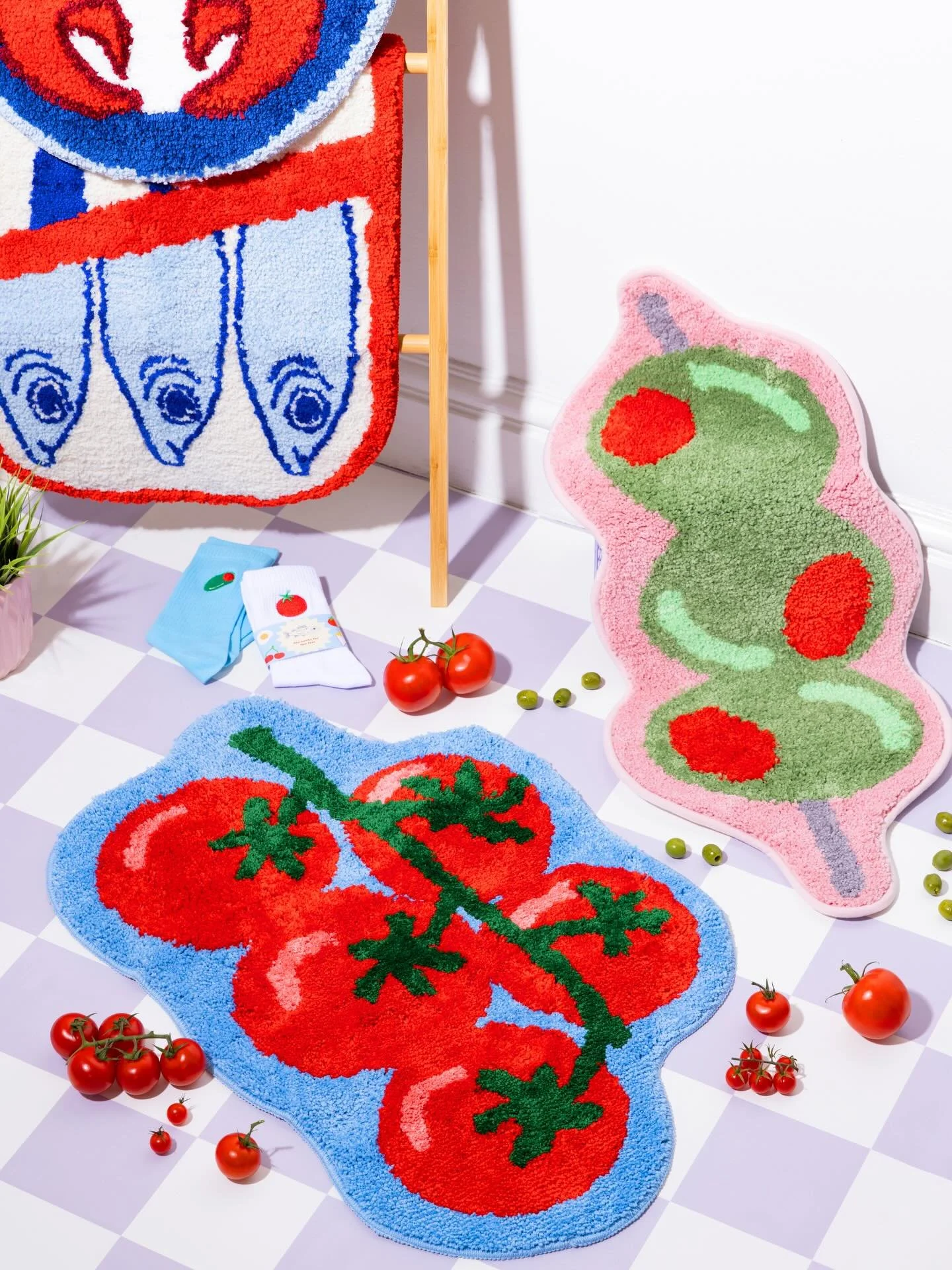 I&rsquo;m biased but I think bathmats make a very good gift! Funky, practical, and colourful - your loved ones are going to love these 🛁 

I&rsquo;ll have all my best selling bathmats at @saladdaysmarketlondon this Saturday 29th at Hoxton Hotel Sout