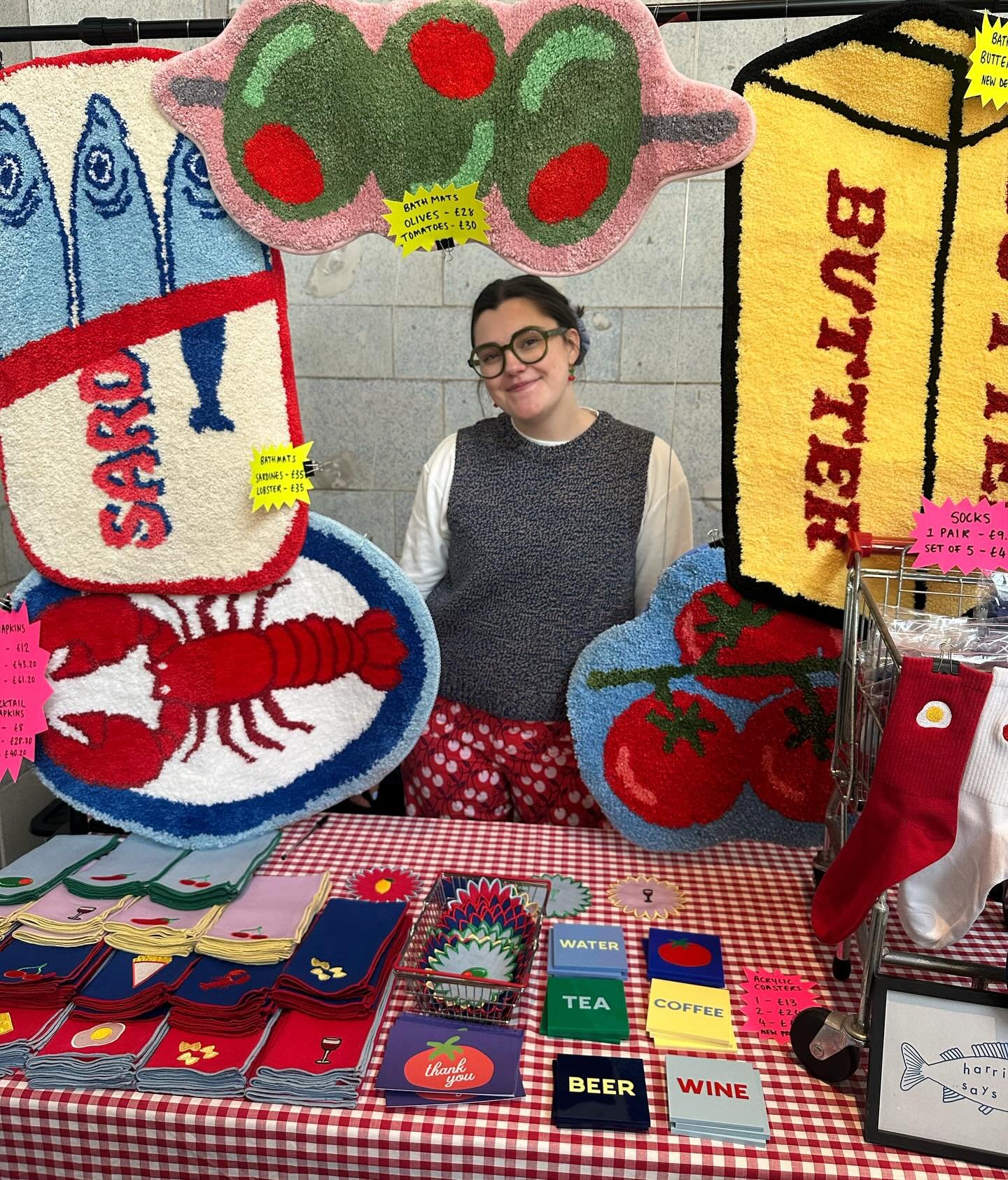 2025! A year my little business got a little bit bigger ✨ 

Some highlights from the year pictured and lots lots more ✨

- In 2025 I collaborated with brands for the first time! Worked with @nandosuk on some hot hot blankets for their Valentine&rsquo