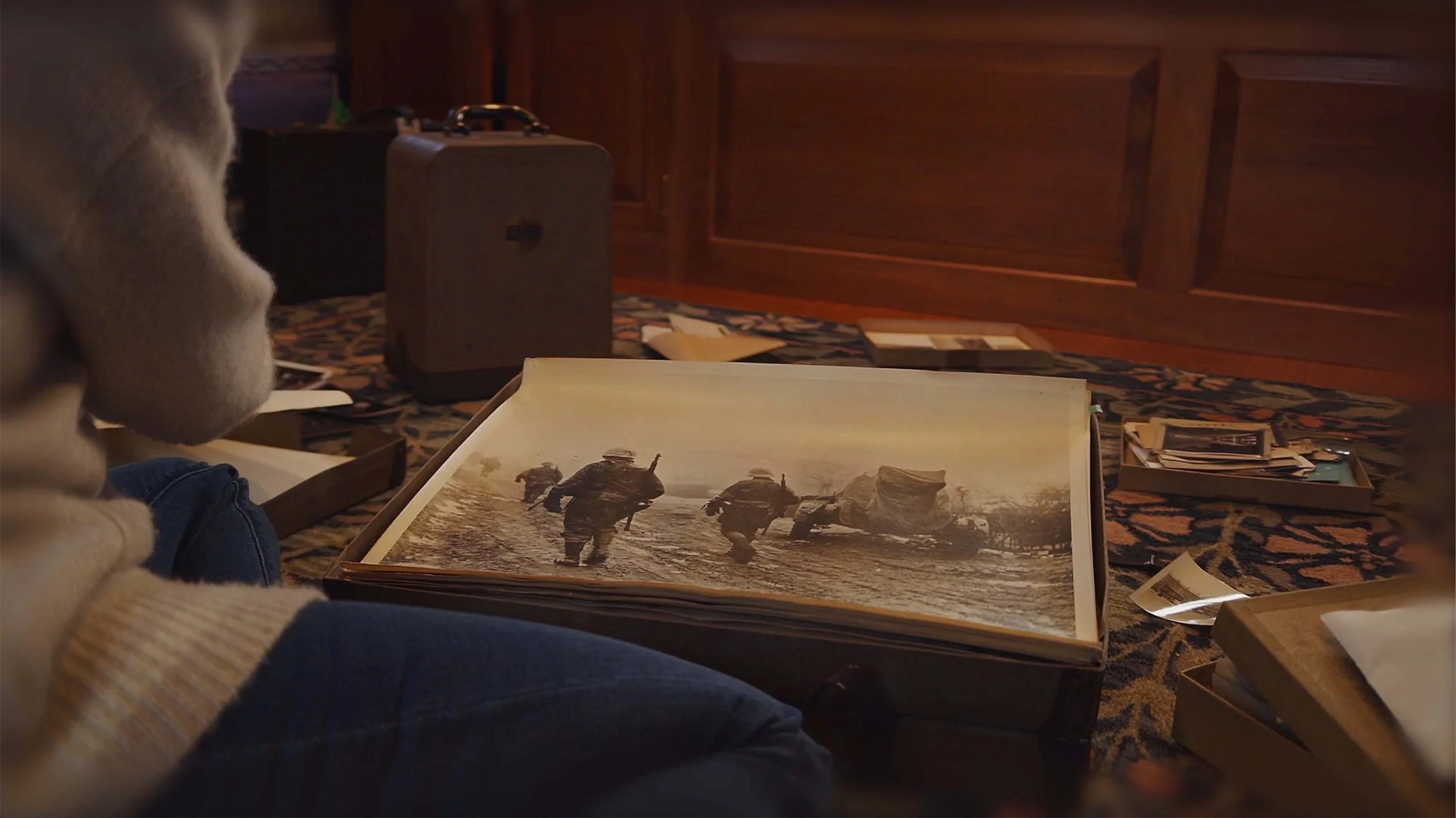 D-DAY_PHOTOBACK.jpg