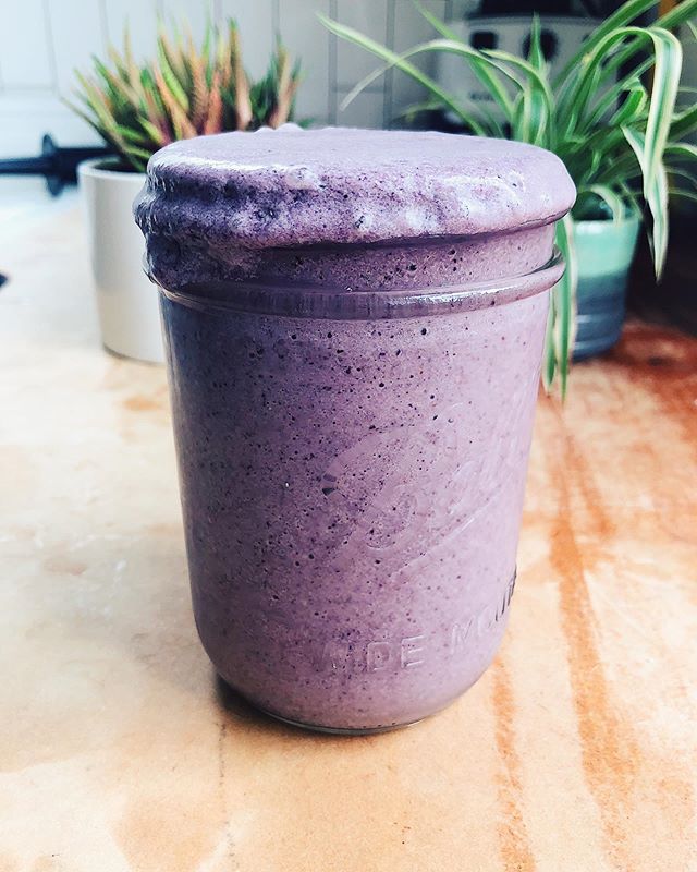 Loving you is like a song I replay every three minutes and thirty seconds of every day. 💘 CURRENTLY ON REPEAT 👉🏼 this combo of 1 cup coconut or cashew milk // 1/2 cup frozen blueberries // 1/2 cup frozen mango // 6 frozen zucchini rounds // 1 tbsp