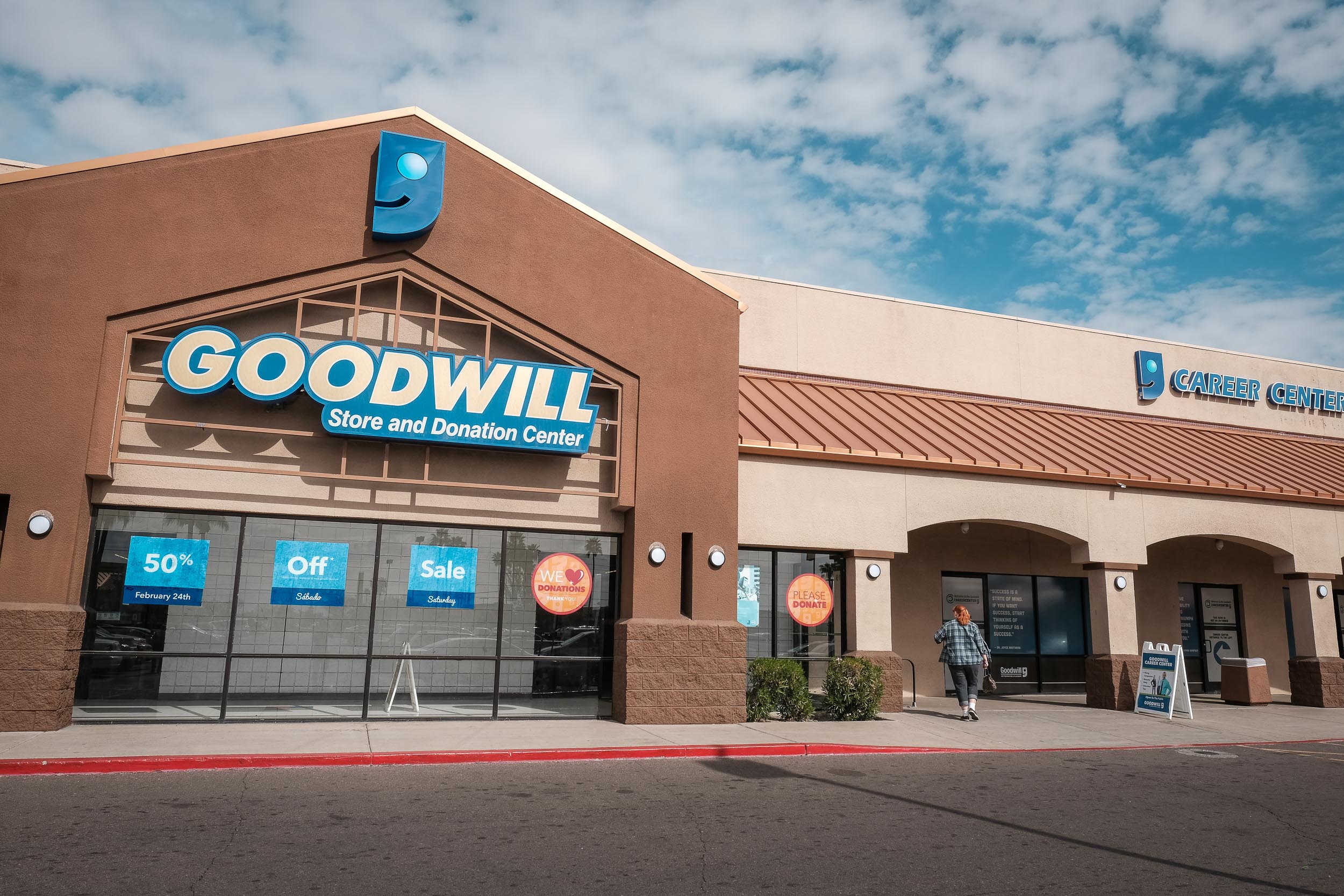 Jenny arrives at one of her favorite Goodwill stores in Phoenix. 