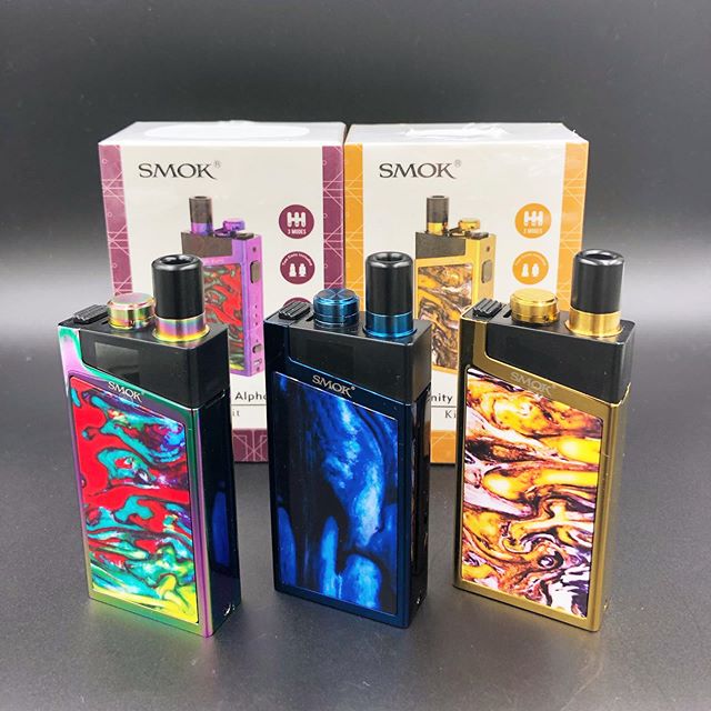 Hellos Staxx fam! It&rsquo;s Sunday funday and we&rsquo;ve got some sick new Trinity Alpha @smok_tech kits to show ya! With 3 modes 2 coils and 1,000mah battery you&rsquo;ll be vaping all day no problem! 🔥🌬come check out all the colors and sweets d