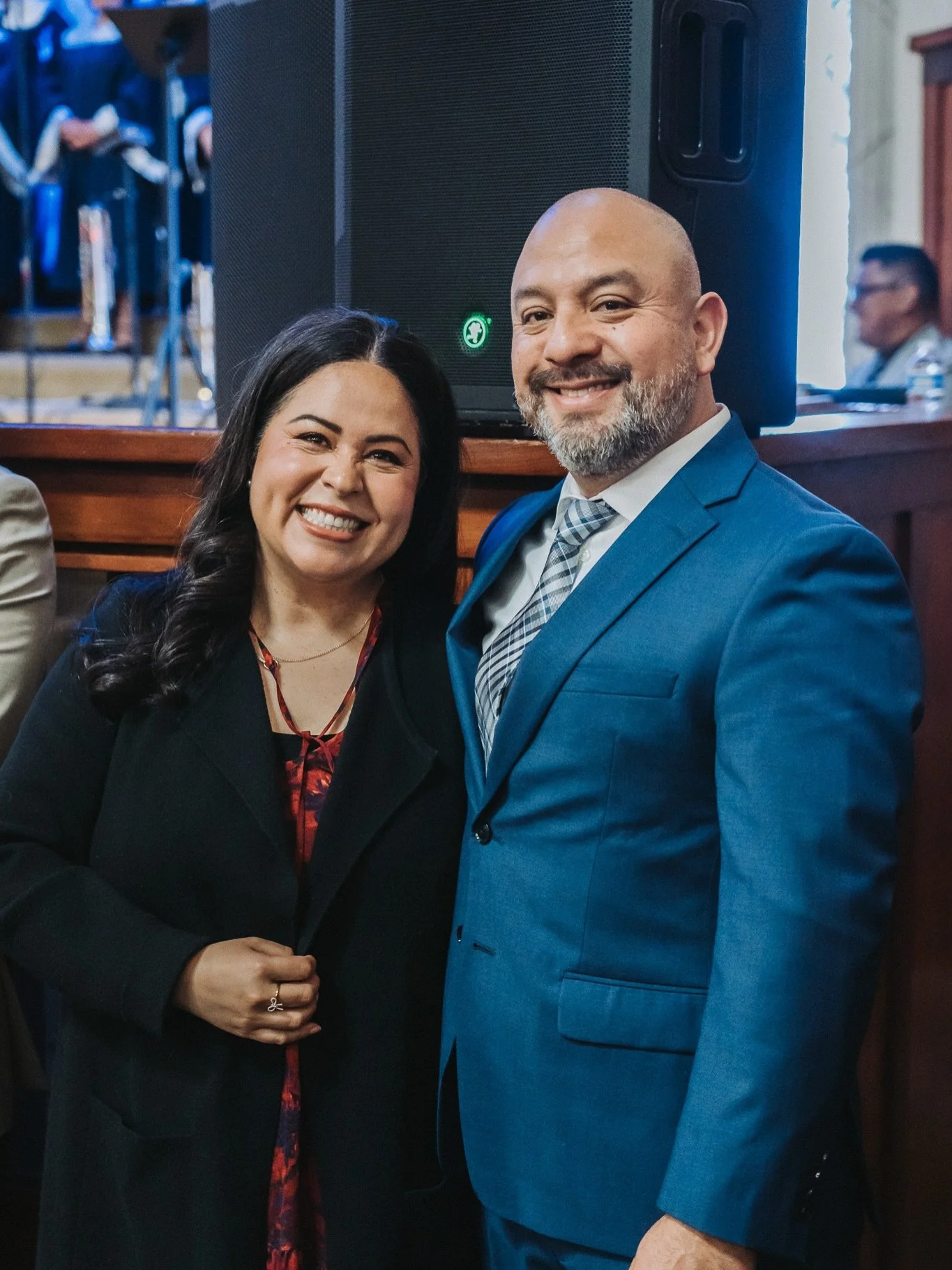 &ldquo;Miren cu&aacute;n bueno y cu&aacute;n agradable es Que los hermanos habiten juntos en armon&iacute;a. Es como el &oacute;leo precioso sobre la cabeza, El cual desciende sobre la barba, La barba de Aar&oacute;n, Que desciende hasta el borde de 