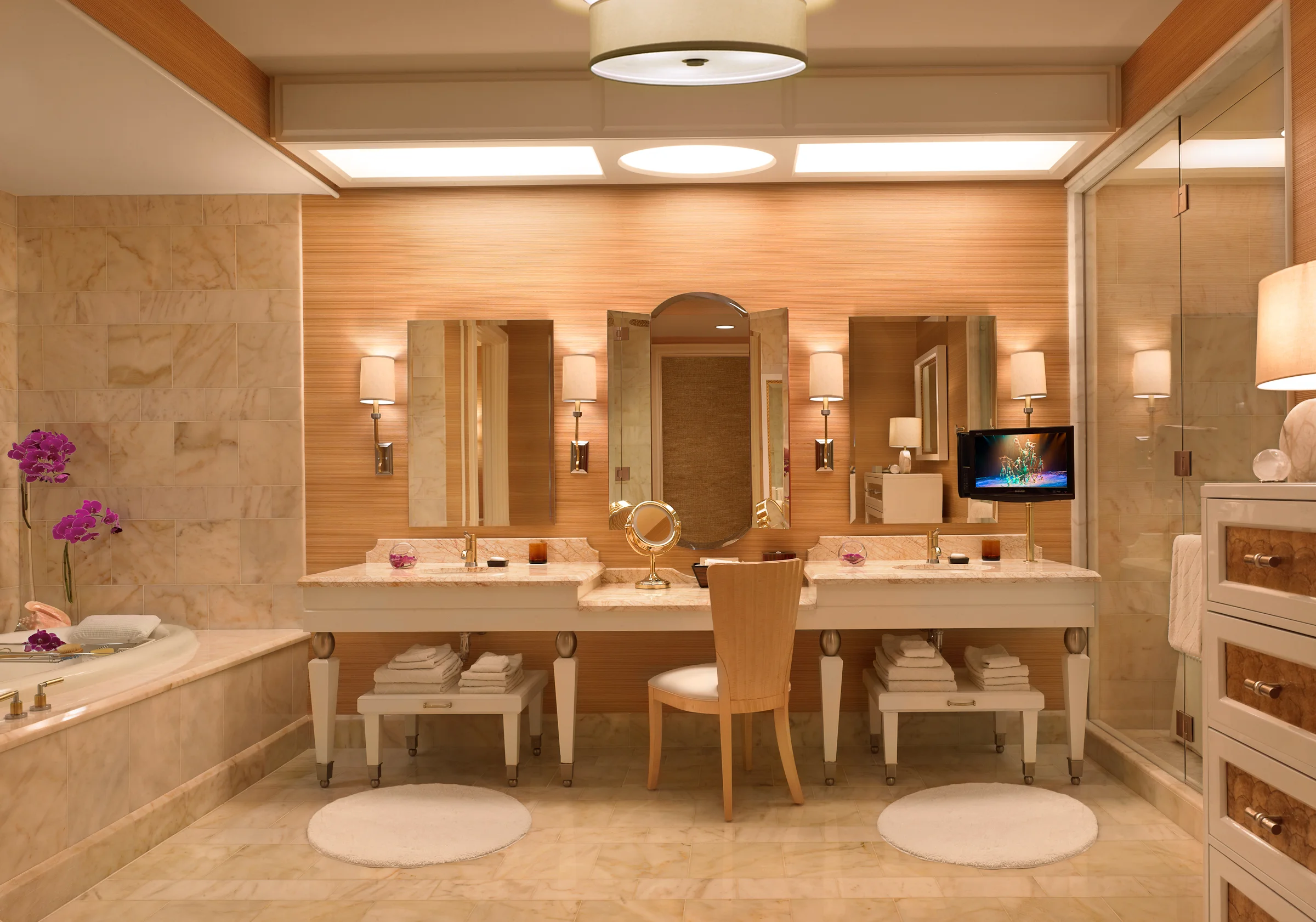 Wynn_Salon_Suite_Bath_Barbara_Kraft.jpg