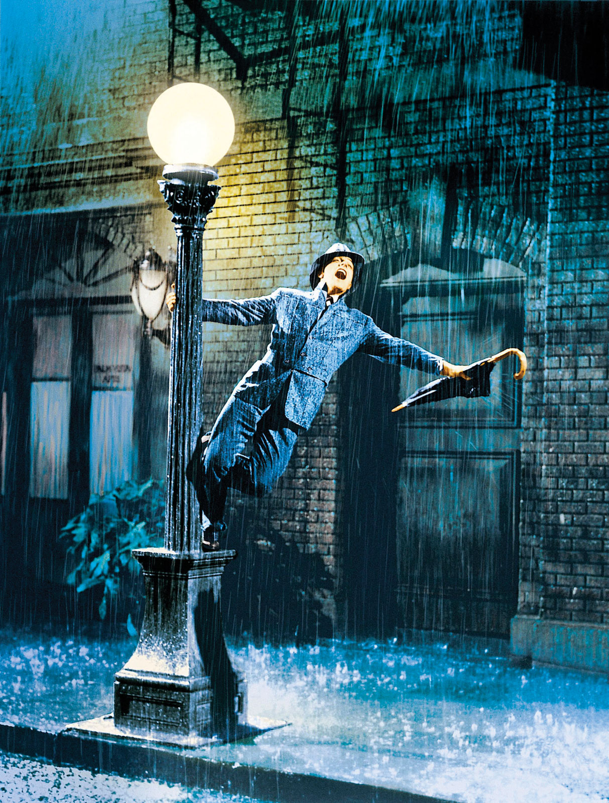 Kelly singing in the rain.