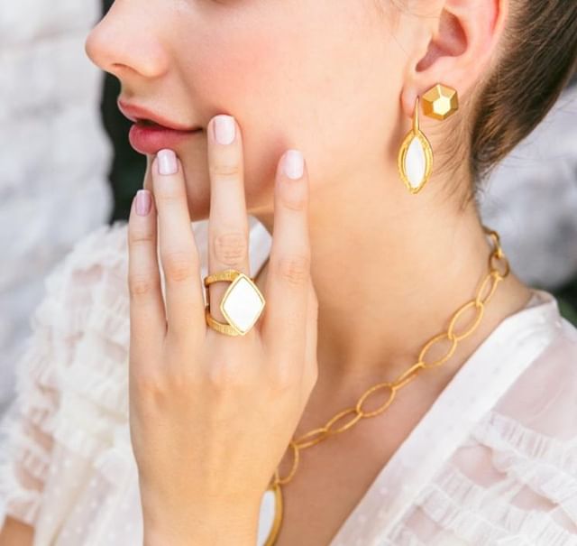 Check our killer matte gold collection by clicking the link in our bio 💎⚡
.
.
.
#niceandbella #bellapower #fashionjewelry #trendytuesday #entrepreneur #businessopportunity #bosswomen