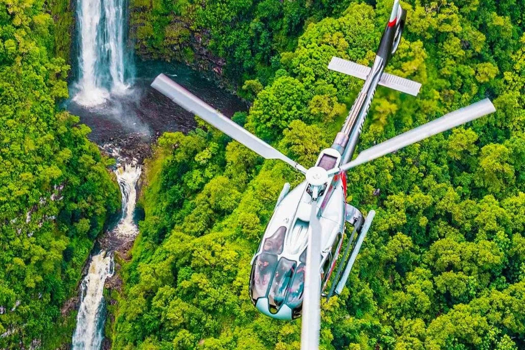 West Maui &amp; Molokai Helicopter Tours Compared: 50-Minute vs. 55-Minute Flights – Which Maui Adventure Is Right for You?