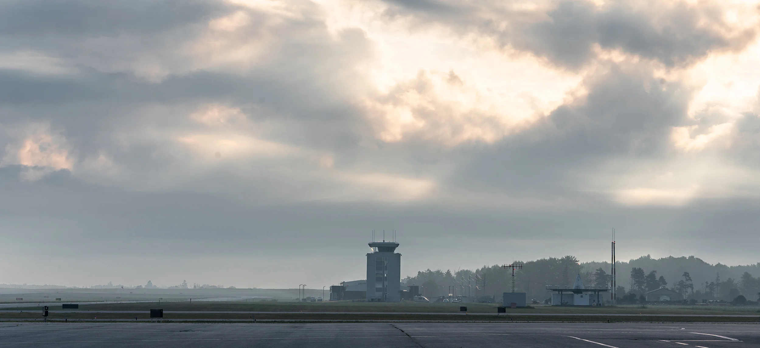 Air Traffic Control tower at Waterloo Region International Airport, 2019.