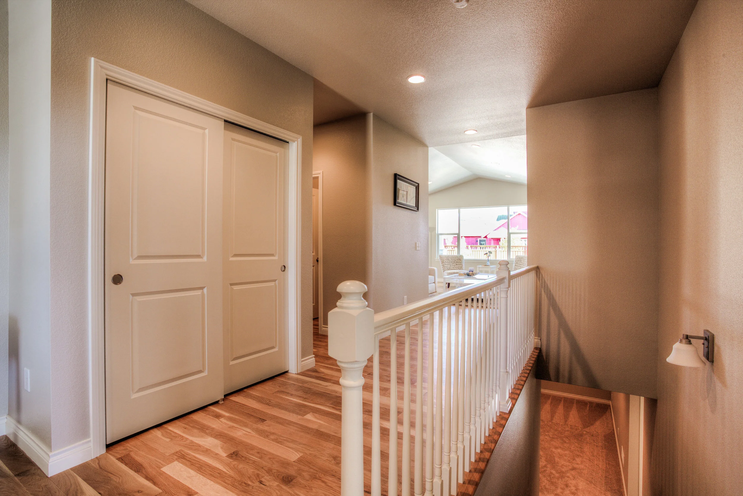 1606 Mount Meeker Ave_02_Foyer.jpg