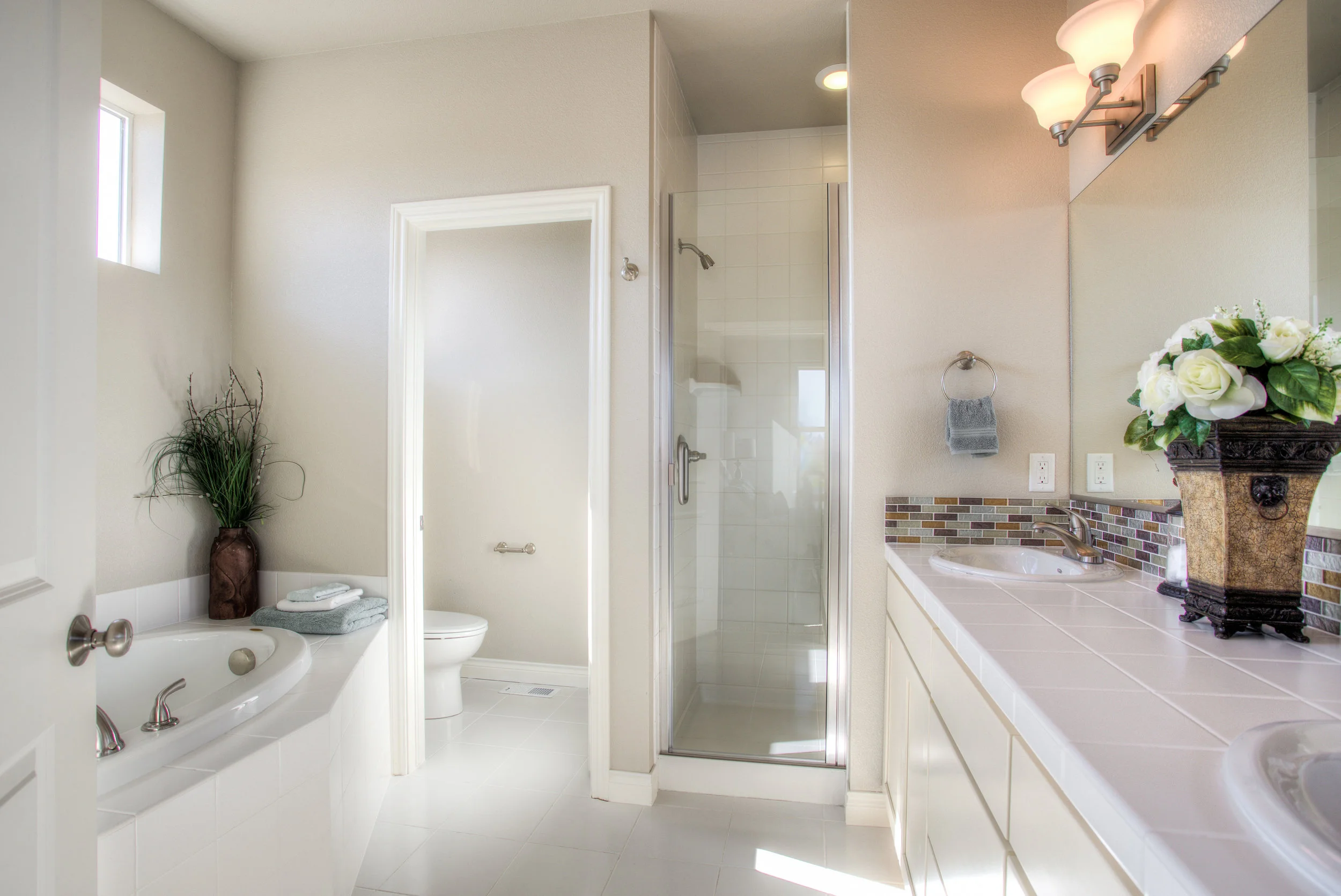 1606 Mount Meeker Ave_16_MasterBathroom01.jpg